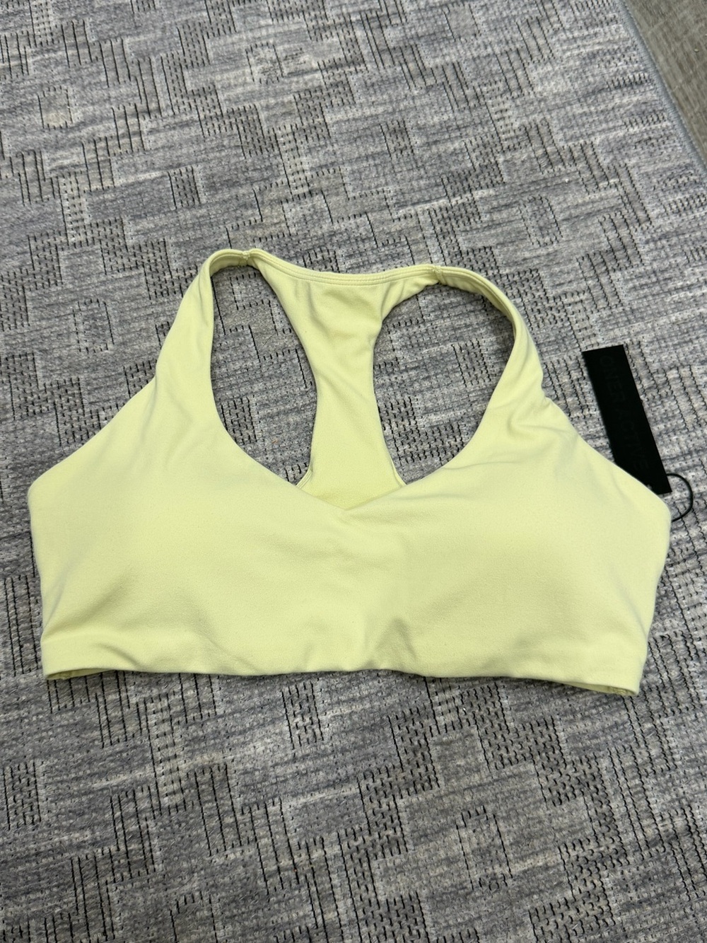 Oner Active Soft Motion Bralette with Gray Logo Pastel Yellow Medium BNWT Gym - Picture 3 of 6